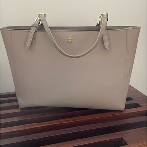 Tory Burch tote (like new!)